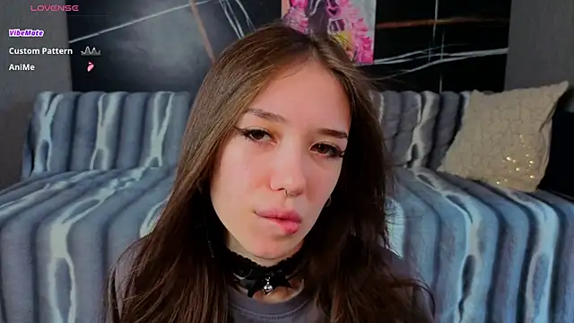 tinyanie online show from June 4, 3:27 pm