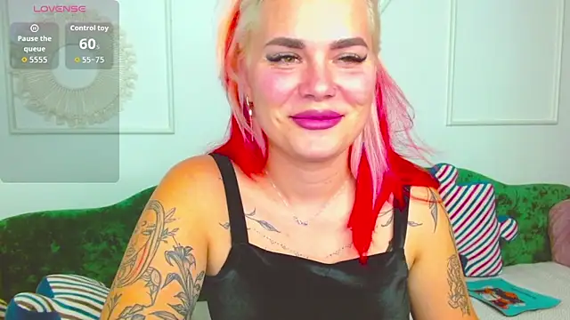 lada love online show from November 4, 10:04 pm