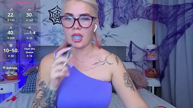 lada love online show from November 2, 10:24 pm