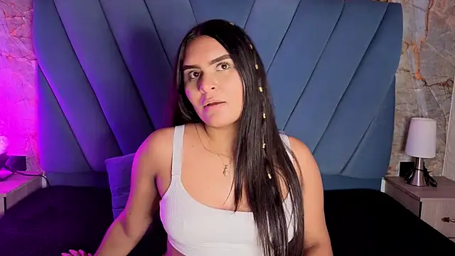 amarahanks1 online show from November 16, 7:25 pm