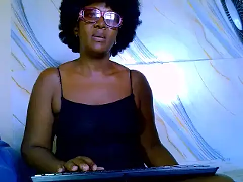 funky babe online show from March 7, 7:04 am