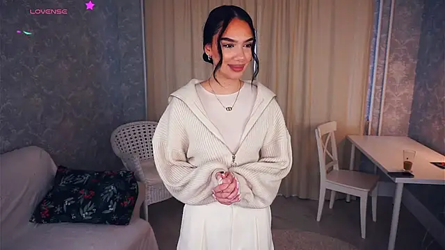 HyeTysarczyk online show from November 5, 7:35 am