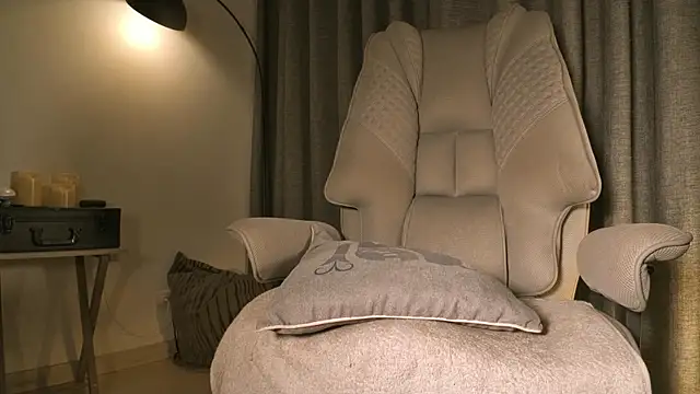 lianewhite online show from April 5, 2:43 am