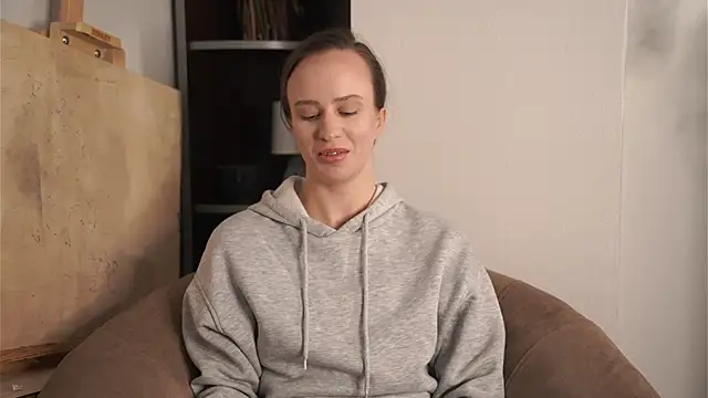 BritniKwak online show from November 1, 8:18 am