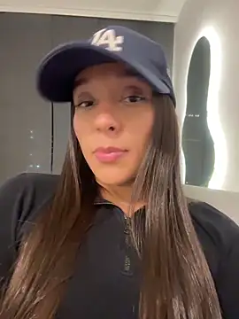 Brunettecollins05 online show from April 9, 12:35 am