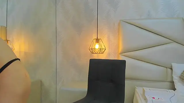 laurettedela rouse online show from November 6, 11:16 am