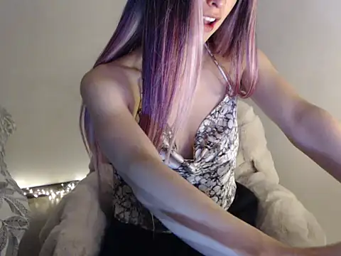 Elyara- online show from February 24, 12:15 pm