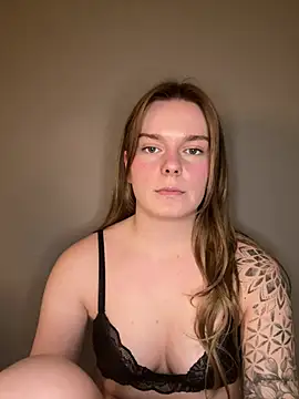 LisaFreierxx online show from April 15, 8:09 pm