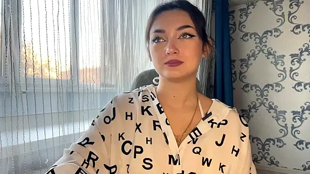 TwotyBright online show from November 18, 8:15 am