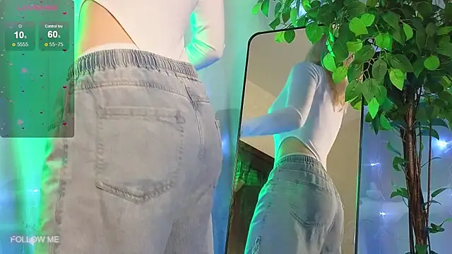 Mila wxw online show from November 12, 1:31 pm