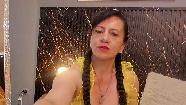 clara heat online show from November 20, 7:59 pm