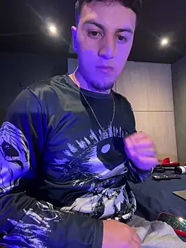 MiluandMIke online show from February 3, 6:40 am