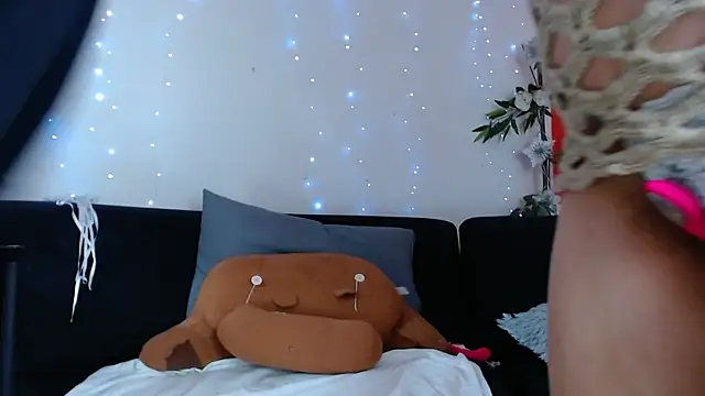 wandalive online show from April 11, 7:45 am