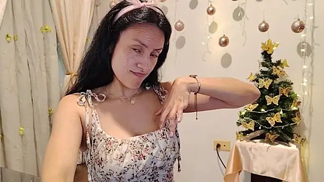 Bella Exhibition online show from December 21, 8:02 pm