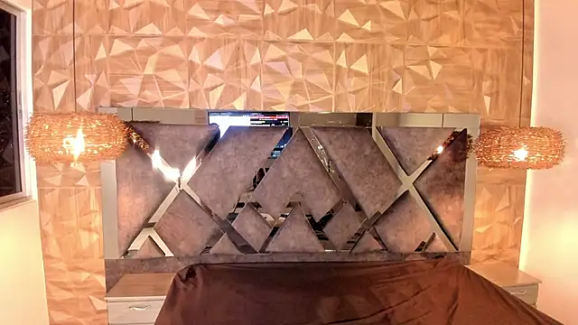 Kiara velvet   online show from April 20, 4:15 am