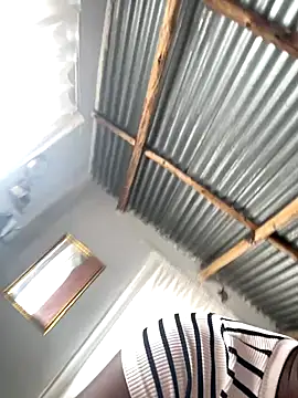 Aurinia online show from November 5, 1:05 pm