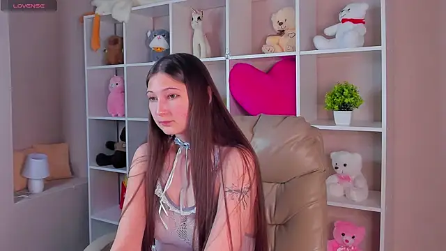 Ella Burns online show from November 10, 8:31 am