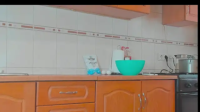 jessica kitti online show from November 10, 9:48 am