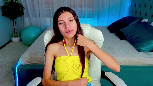 Little  Lunaa online show from November 24, 10:28 am