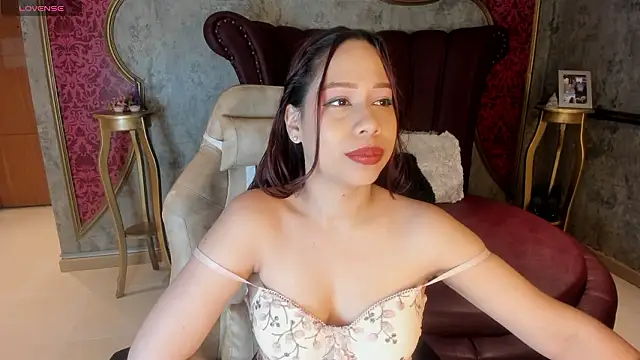 LucieLace online show from February 6, 1:25 pm