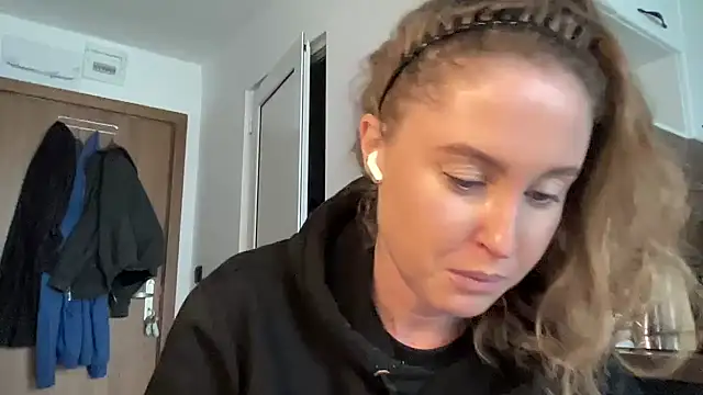 Ameli8 online show from February 12, 1:02 pm