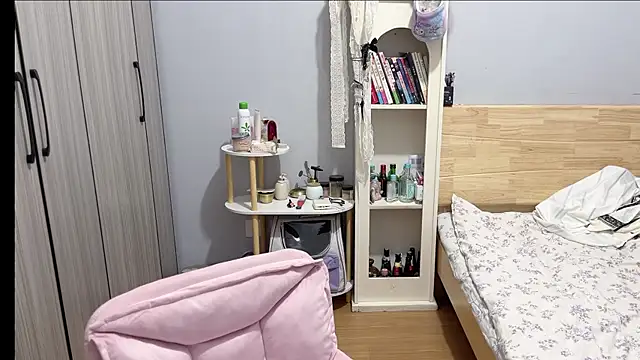 Hmm 0303 online show from February 8, 5:16 pm