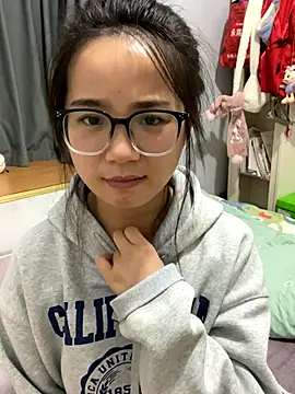 Hmm 0303 online show from November 9, 2:24 pm