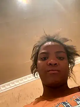 FineappleBitch online show from November 7, 7:41 pm