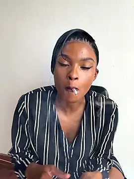 NiaLong21  online show from November 8, 3:50 pm