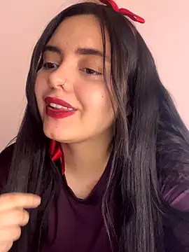 candicewest  online show from November 17, 2:18 pm