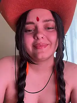 candicewest  online show from April 2, 5:21 pm