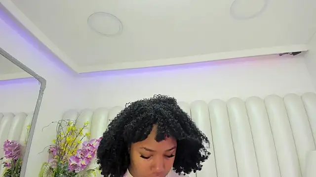 BrendaFernandez  online show from February 25, 1:53 pm