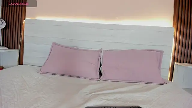 esmeralda 4  online show from November 7, 8:47 pm