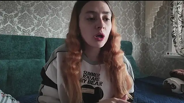 SweetLiaison online show from April 19, 6:02 am