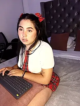 NikkiBotero online show from November 14, 10:54 pm