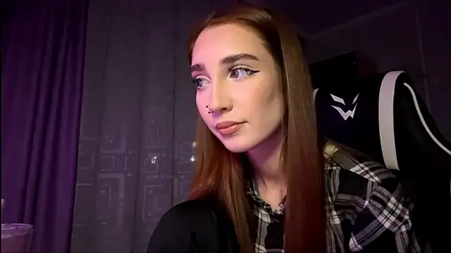 HollyPaw online show from November 17, 6:30 pm