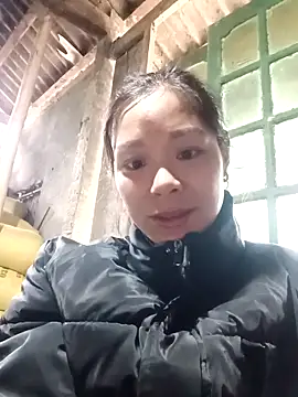 Lyla john online show from December 15, 3:23 am