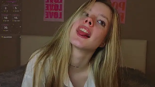 TiffinyMergist online show from December 17, 8:57 pm