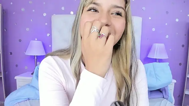 Sara connor01 online show from December 13, 8:15 pm