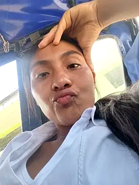 Uvit online show from March 31, 5:13 pm