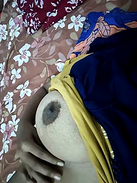 saniya24824 online show from April 7, 5:37 pm