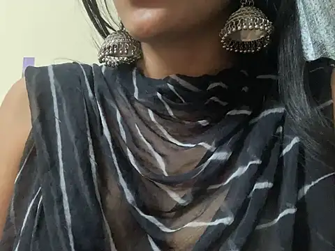 SEXY PRIYA83 online show from June 26, 7:04 pm