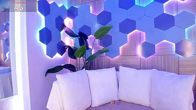 sofiaivanova online show from February 3, 3:37 am