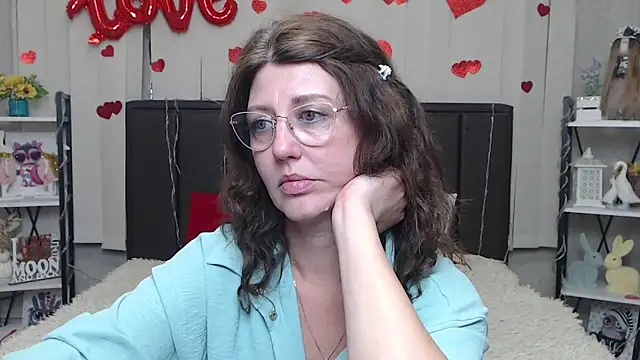 RoseHille online show from May 28, 5:22 pm