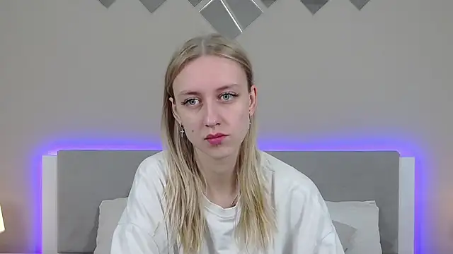 RachaelCute online show from April 16, 11:10 am