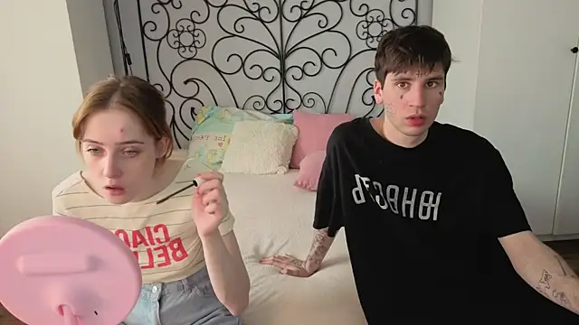 Danny loves Mary online show from April 1, 2:01 am