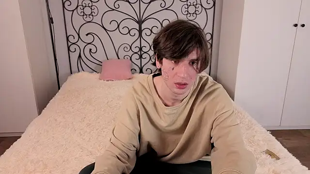 Danny loves Mary online show from November 26, 4:13 am