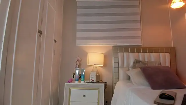 electra a online show from April 15, 9:26 pm