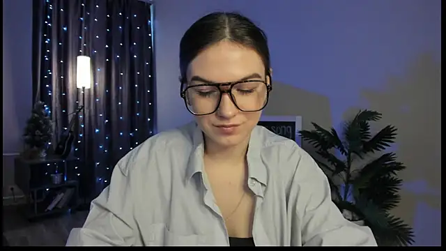 luna lust 212 online show from January 12, 6:18 am