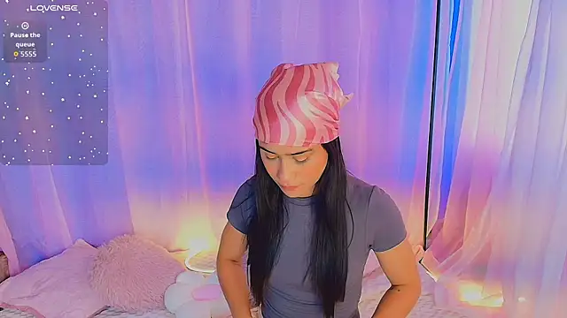 lizzy kane online show from April 1, 8:17 pm